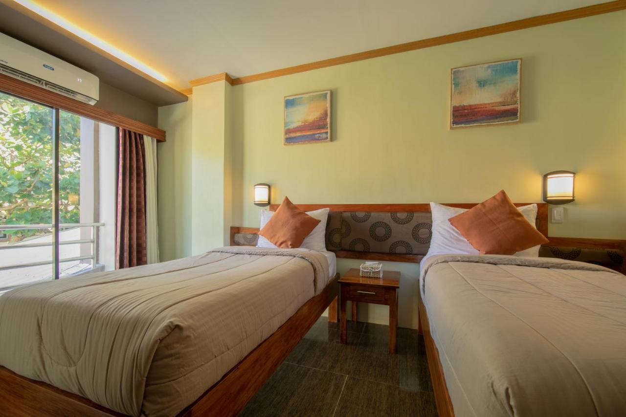 Rawis Resort Hotel And Restaurant Borongan Buitenkant foto