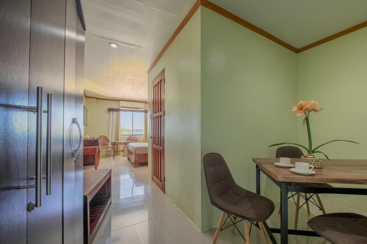 Rawis Resort Hotel And Restaurant Borongan Buitenkant foto