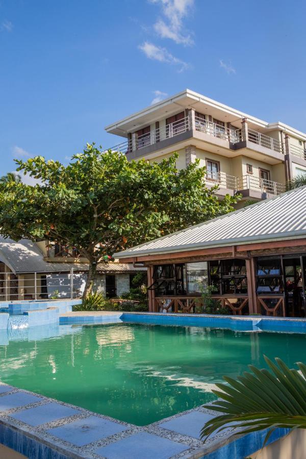 Rawis Resort Hotel And Restaurant Borongan Buitenkant foto